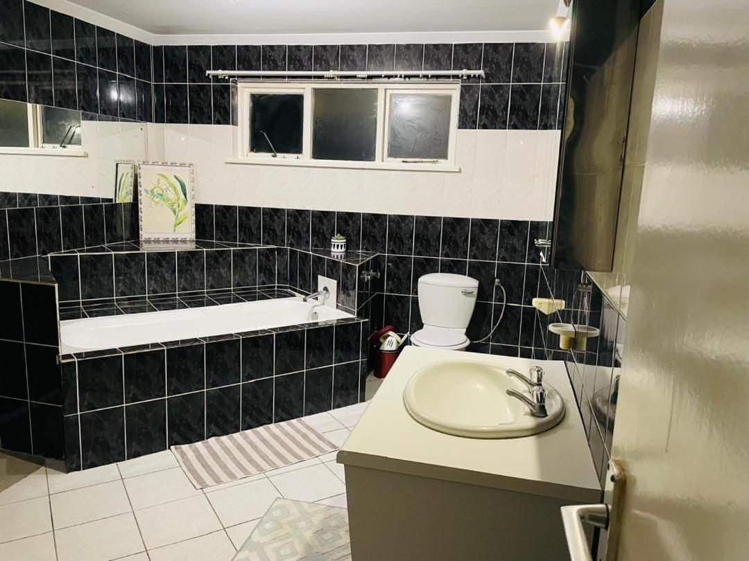 Coastwave Guest House Walvis Bay Eksteriør billede